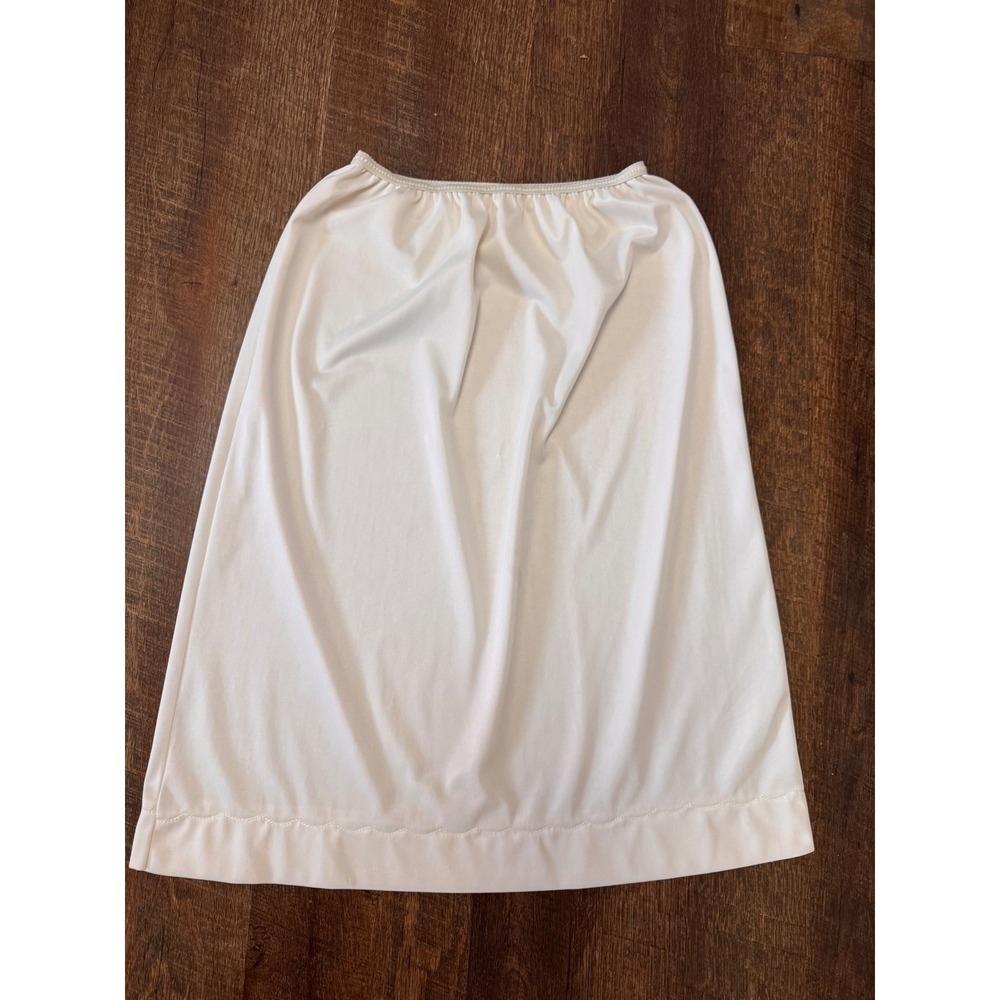 Vintage 70s 80s Figurfit Cream Half Slip Medium Nylon Anti-Cling Lingerie